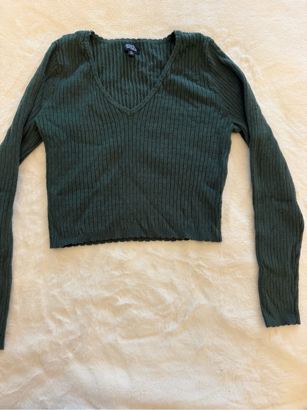 Ribbed V-Neck Long Sleeve Top in Forest Green